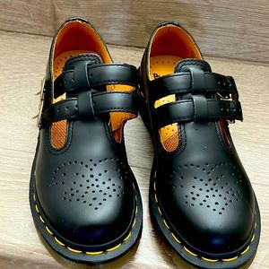 Dr. Martens - Mary Jane style - Size 6 (Only worn once)